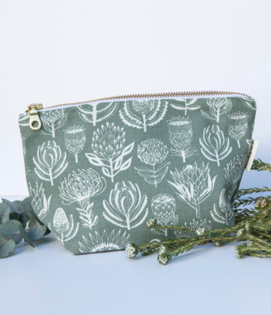 Pouches (Makeup)