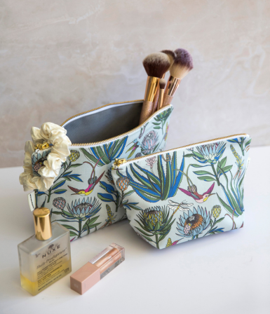 Pouches (Makeup)